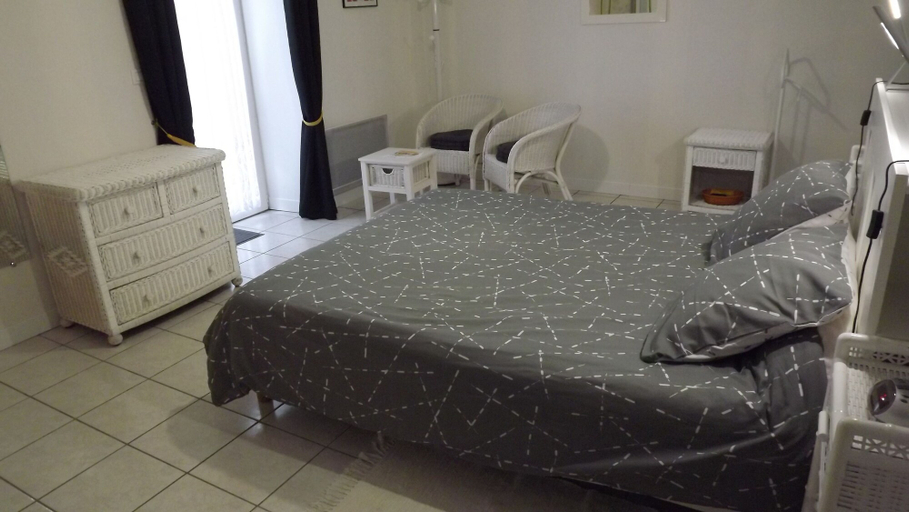 Bedroom 3, Logis De Chezelles, Cher