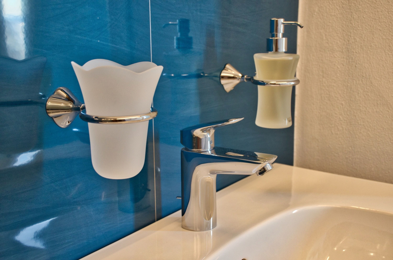 Bathroom 5, Crêuza de mä, La Spezia