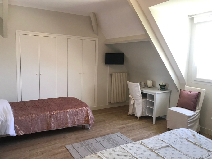 Bedroom 5, VILLA PORT WINSTON CHAMBRES BB ET STUDIOS, Calvados