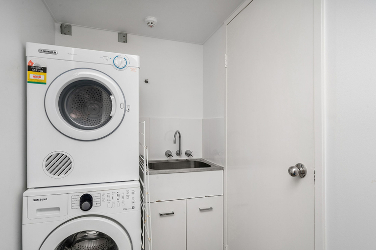 Bathroom 4, Carool Apartments, Gold Coast