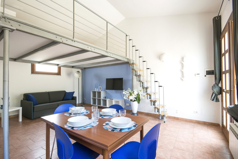 Others 4, JOIVY Blue Terraced House, Pisa