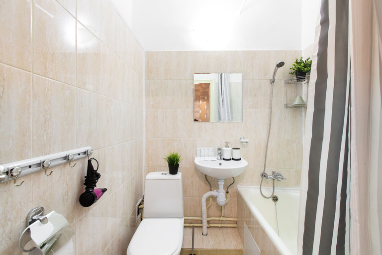 Bathroom 3, GoodAps New Arbat 26, Central