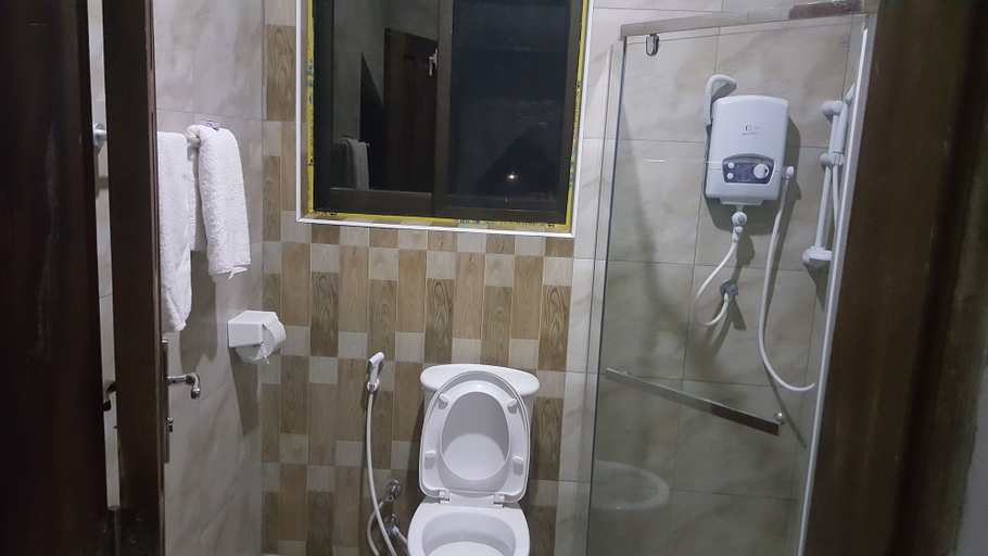 Bathroom 3, Guest House in Arusha -Nanofilter Family, Arusha Urban