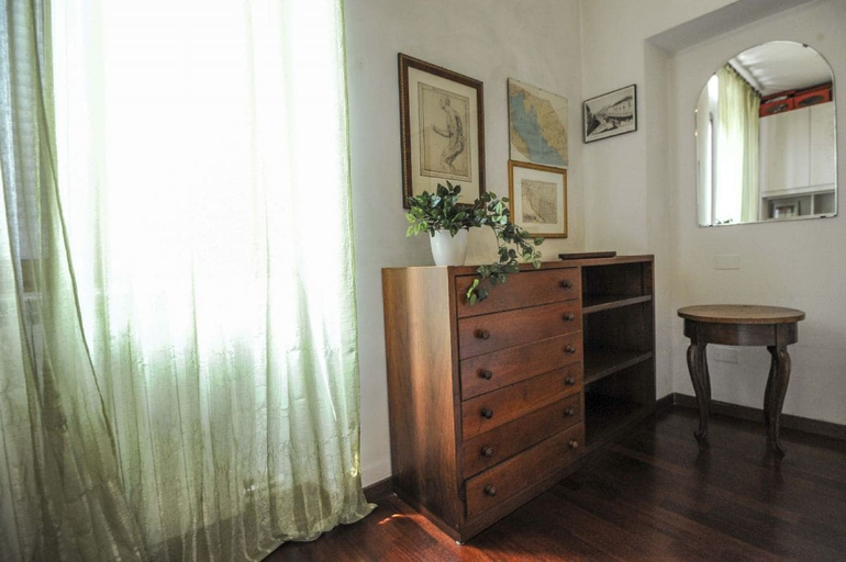 Others 5, Garibaldi Apartment, Milano