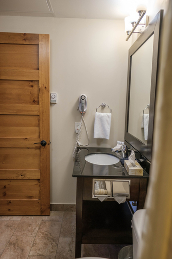 Bathroom 5, Marble Inn Resort, Division No. 5