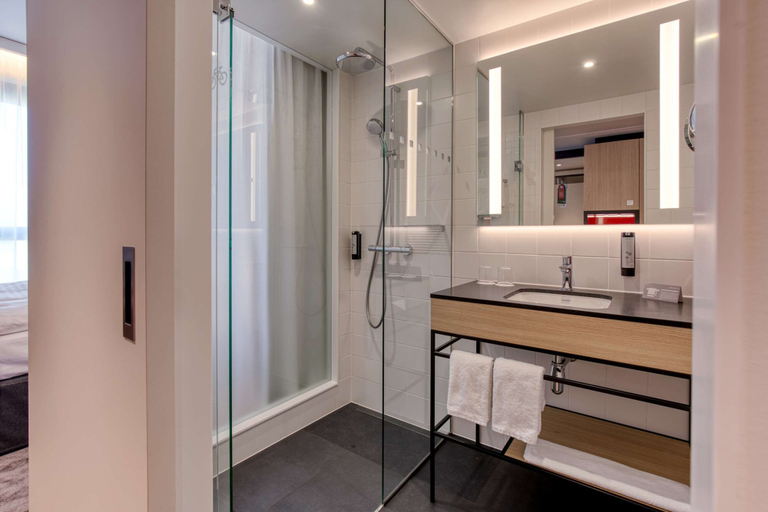 Bathroom 5, IntercityHotel Berlin Airport BER Terminal 1+2, Dahme-Spreewald