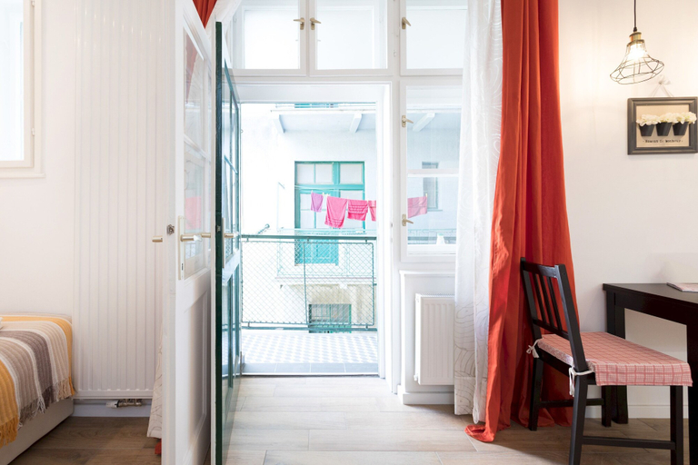Others 4, Cute Studio With Beautiful Balcony in the Center!, Zagreb