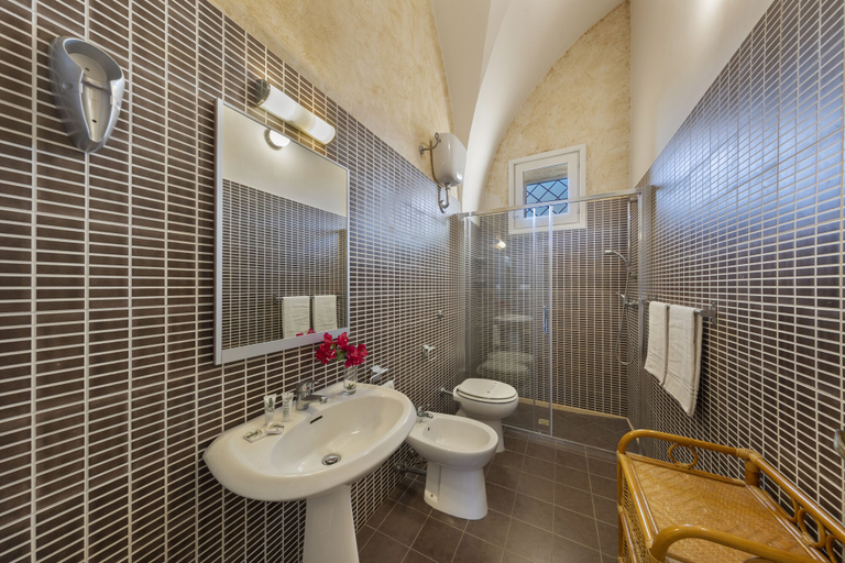 Bathroom 5, Masseria Zanzara, Lecce