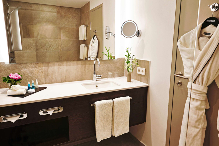 Bathroom 5, Steigenberger Hotel Köln, Köln