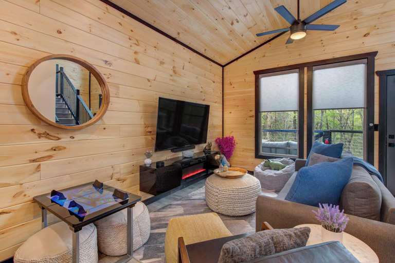 Others 4, Smokies Modern Escape, Sevier