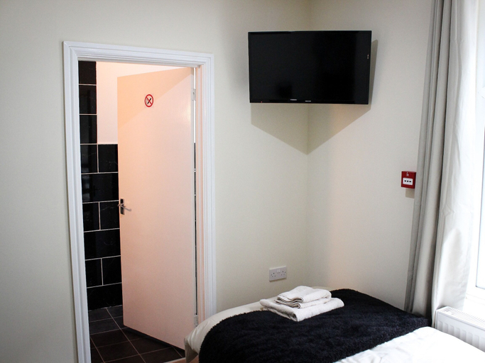 Bedroom 3, Mary House, Bridgend
