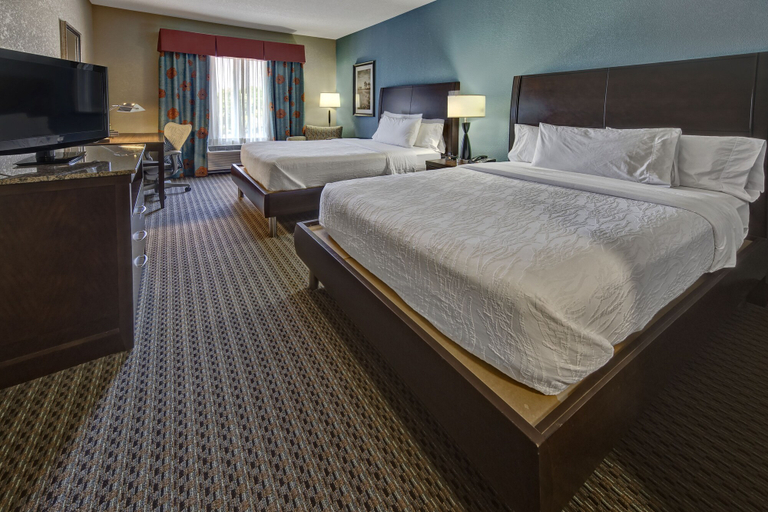 Bedroom 4, Hilton Garden Inn Tulsa Midtown, Tulsa