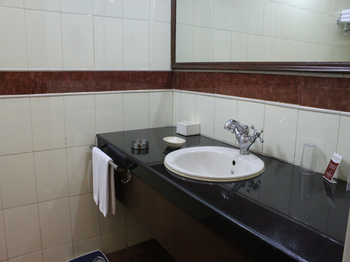 Bathroom 5, The Sonnet, Purbi Singhbhum