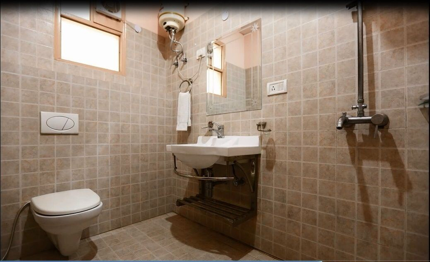 Bathroom 3, Hotel Green Lotus Dwarka, Delhi