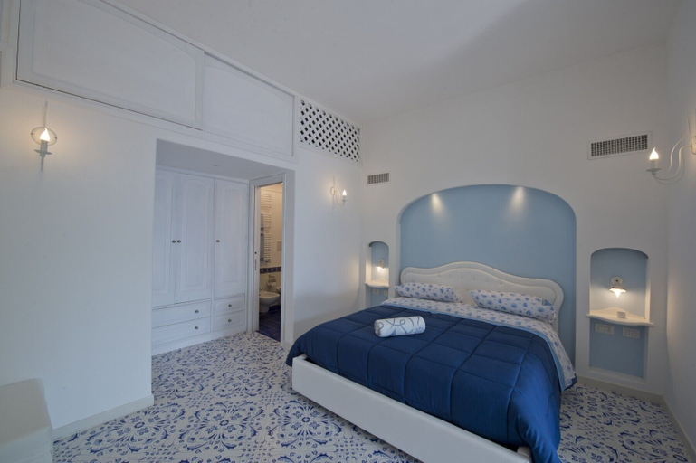 Bedroom 3, Villa Asciola, Salerno