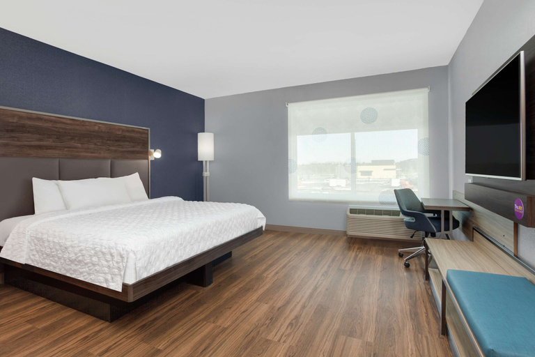 Bedroom 3, Tru By Hilton Jacksonville St Johns Town Center, Duval