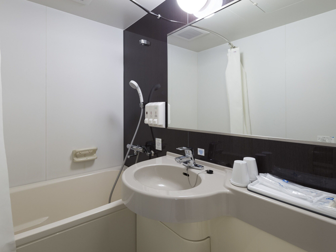 Bathroom 5, Comfort Hotel Saga, Saga