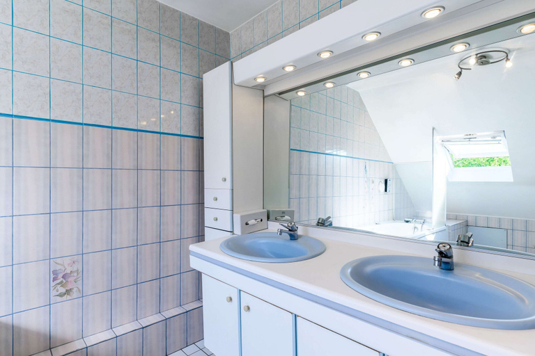 Bathroom 4, Comfort Hotel Amiens Nord, Somme