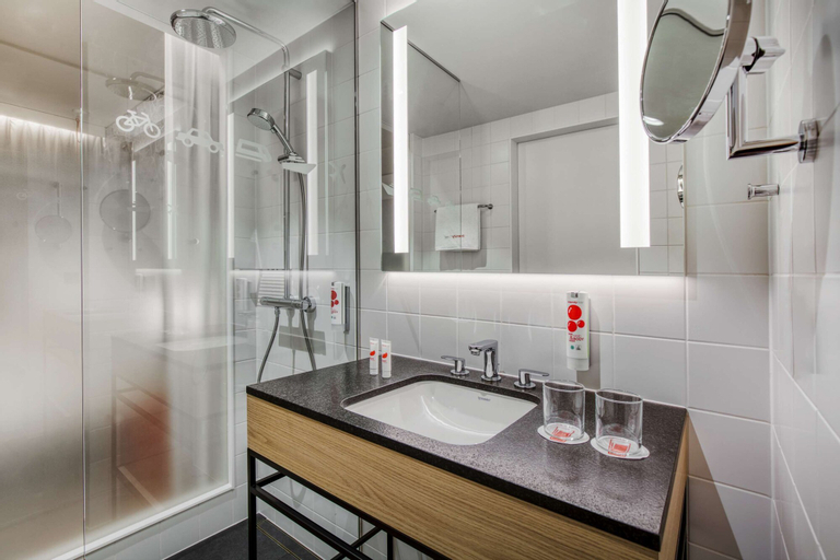 Bathroom 13