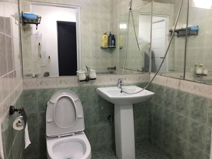 Bathroom 8
