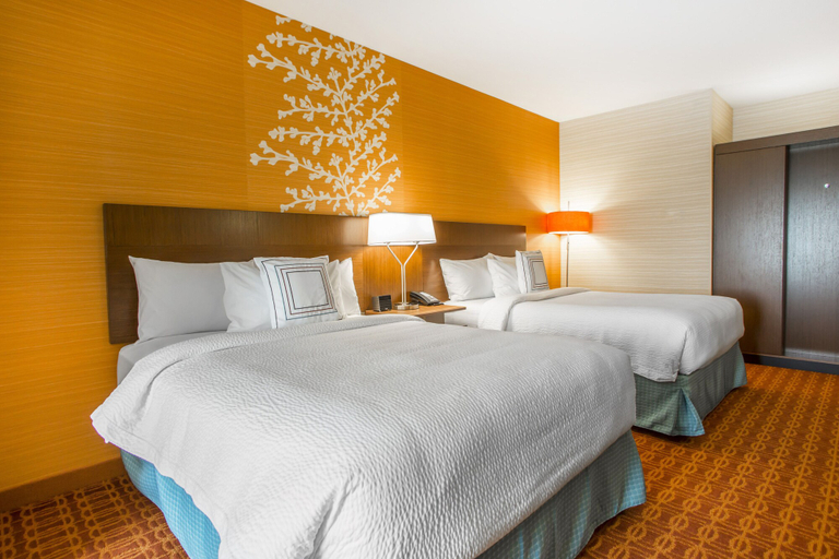Bedroom 3, Fairfield Inn & Suites by Marriott Waterloo Cedar Falls, Black Hawk