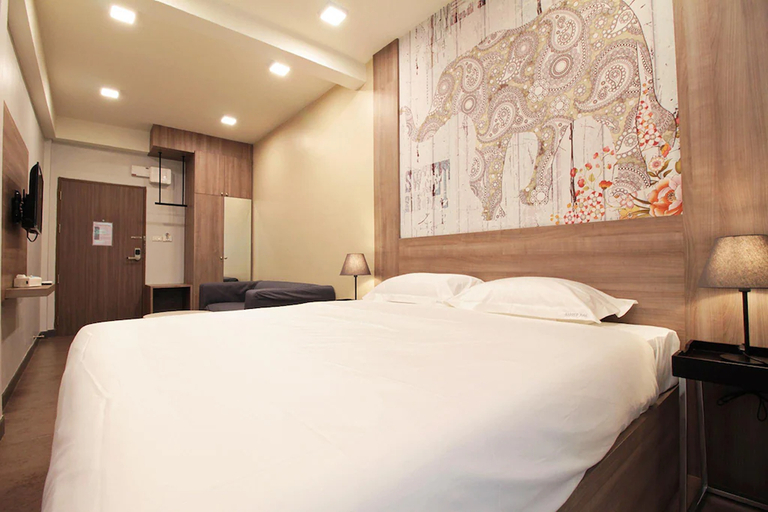 Bedroom 2, R 17 Living Hotel, Din Dang