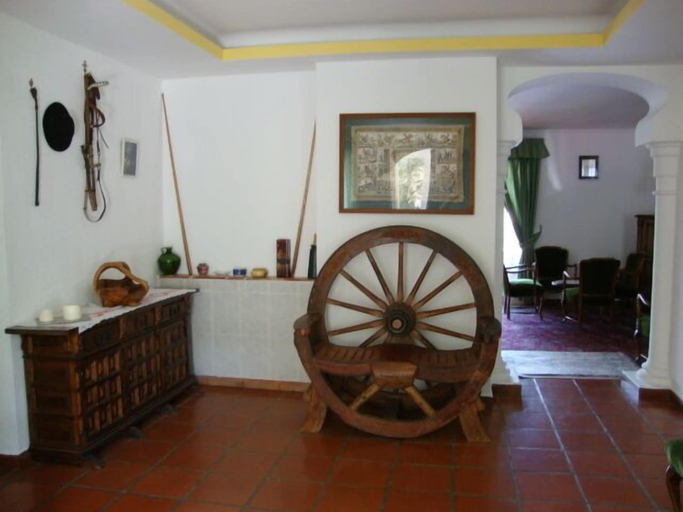 Others, Casa Harriet, Málaga