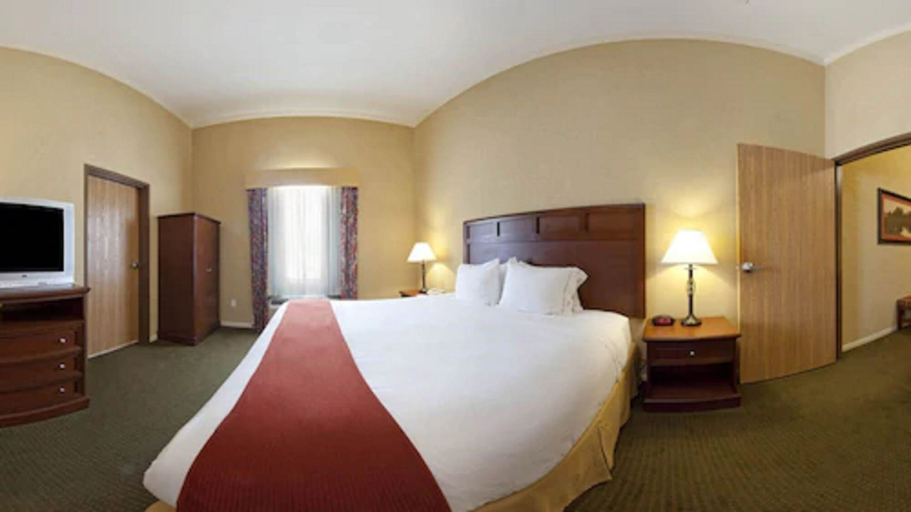 Bedroom 3, Holiday Inn Express SALADO-BELTON by IHG, Bell