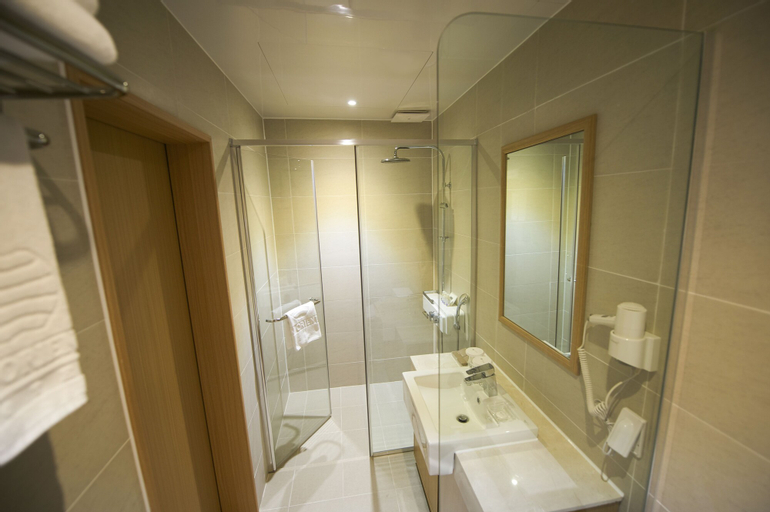 Bathroom 5