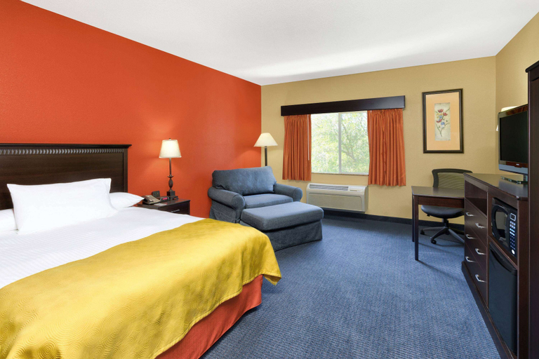 Bedroom 3, AmericInn by Wyndham Vidalia, Toombs