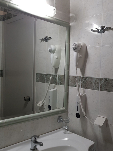 Bathroom 4, Apollon Hotel, Peloponnese
