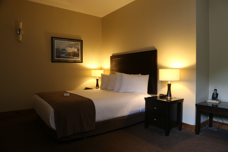 Bedroom 3, Marble Inn Resort, Division No. 5