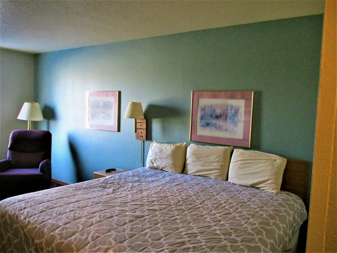 Bedroom 2, Sunset Inn, Iowa