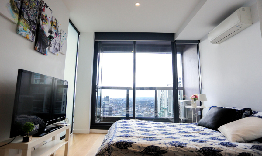 Bedroom 3, Stunning 2 Bedroom High Floor City View, Melbourne