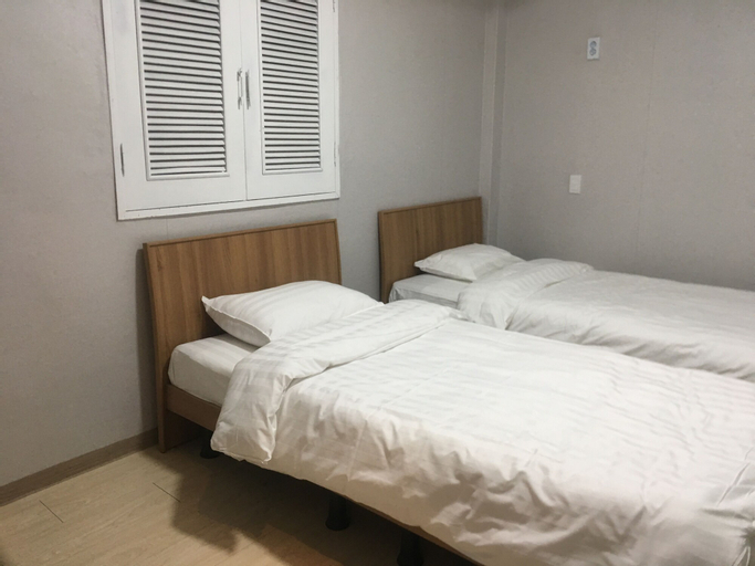 Bedroom 6