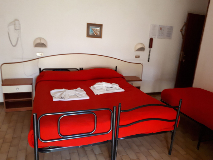 Bedroom 4, Hotel Emanuela, Rimini