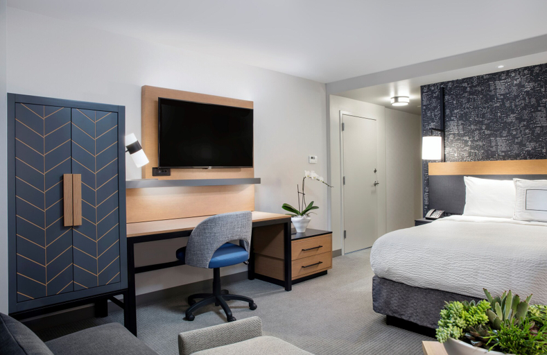 Bedroom 4, Courtyard by Marriott Boston Downtown/North Station, Boston