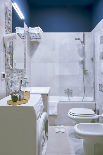 Bathroom 4, Residence Leopoldo, Florence
