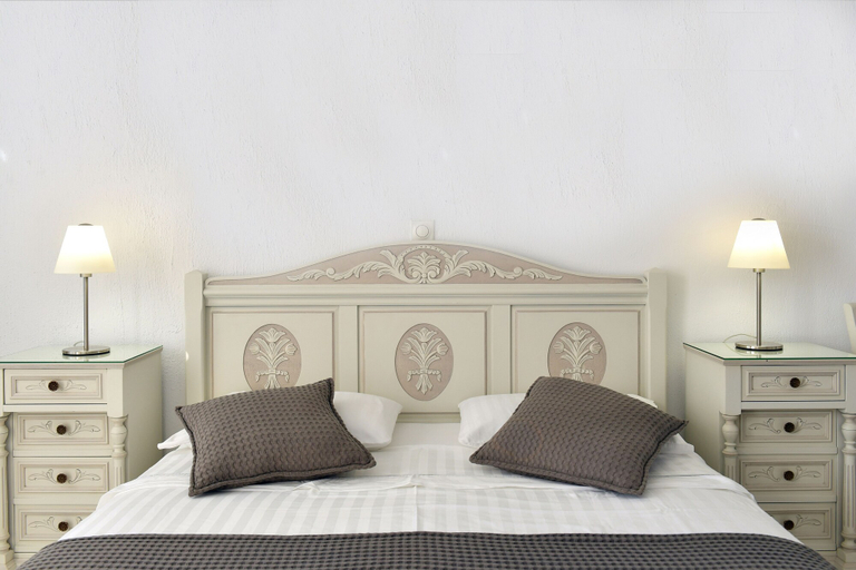 Bedroom 3, Parian Lithos, South Aegean