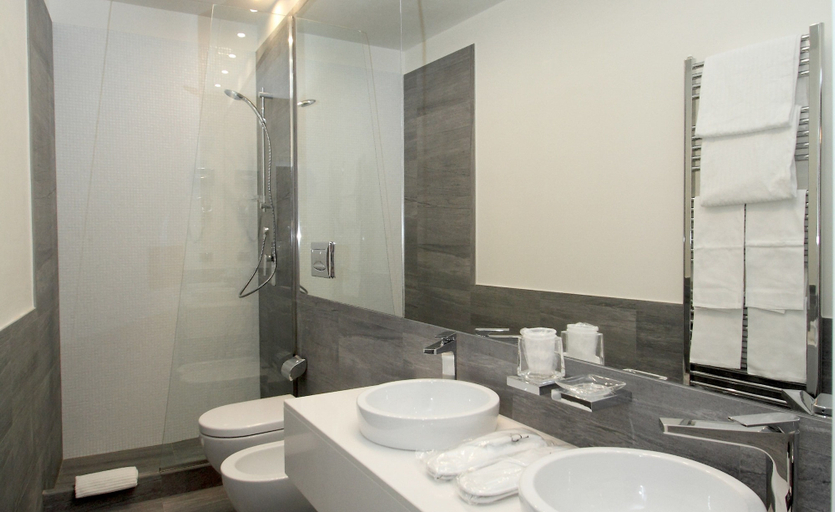 Others 5, LHP Suite Trastevere, Rome