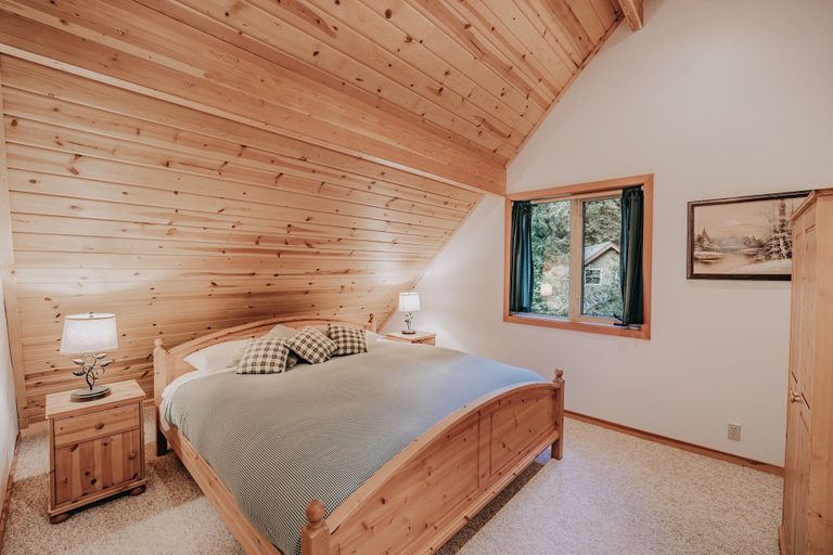 Bedroom 2, 75sl - 2-bdrm - Loft - Sleeps 6 - Wifi - Pets Ok, Whatcom