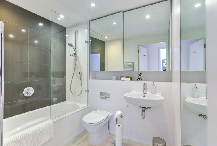 Bathroom 3, High Living Cosy Flat Next to Zone 1, London