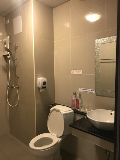Bathroom 4, Ton Thong Resort Hotel, Muang Uttaradit