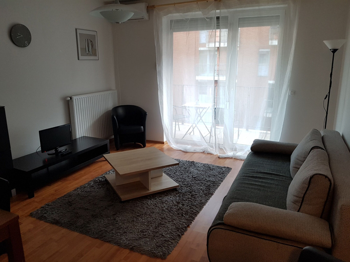 Others 4, Apollo 1 Apartman, Budapesti
