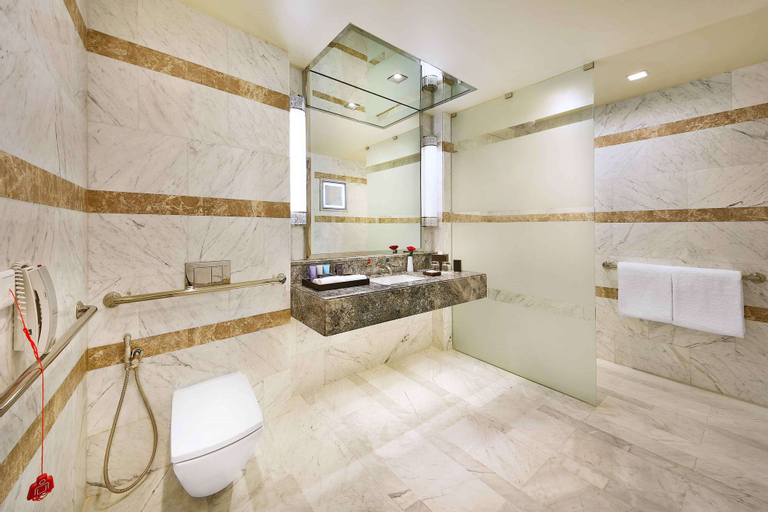 Bathroom 14
