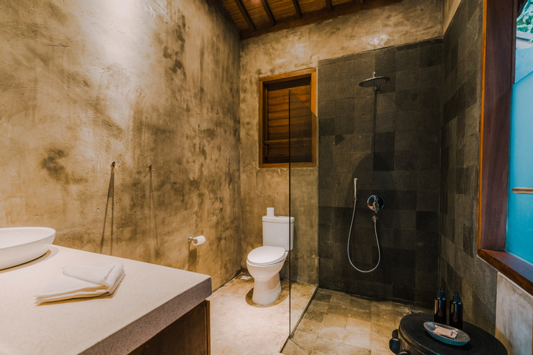 Bathroom 15