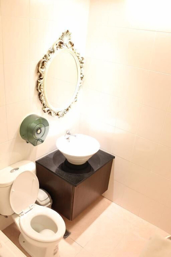 Bathroom 4, Fullmoon Motel, Hsinchu City
