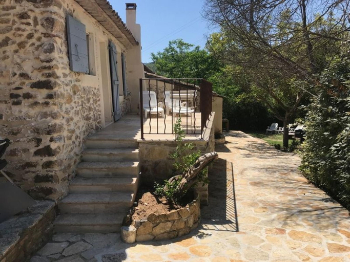 5, In Provence, Family apartment, 2-4 people, Var