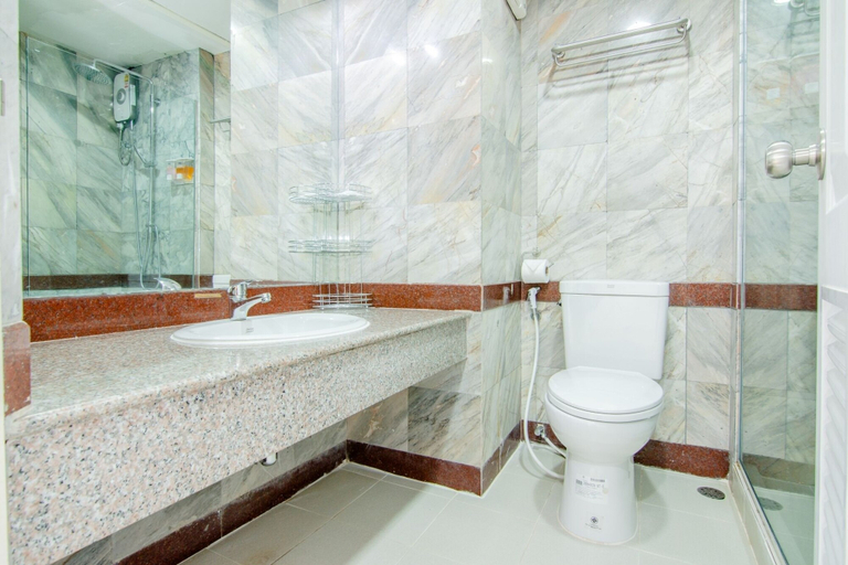 Bathroom 4, Goldenland Resort, Chok Chai