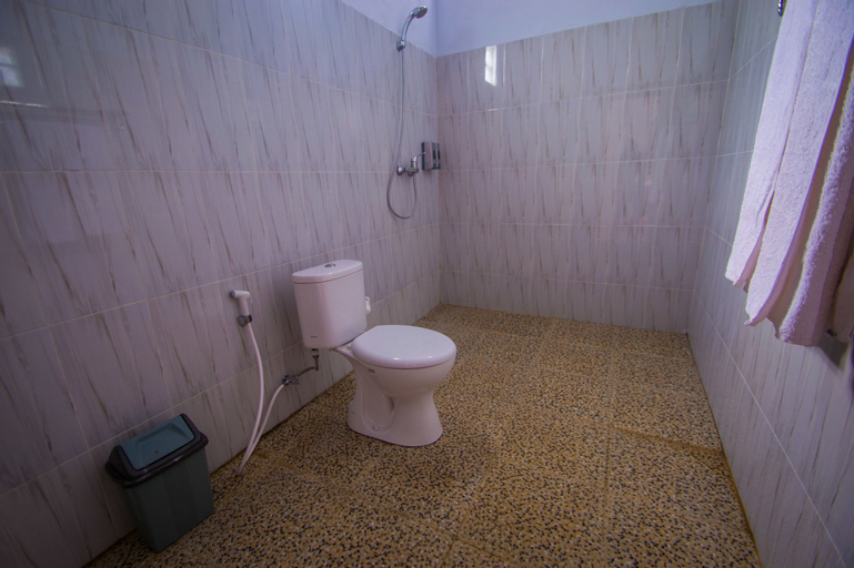 Bathroom 19